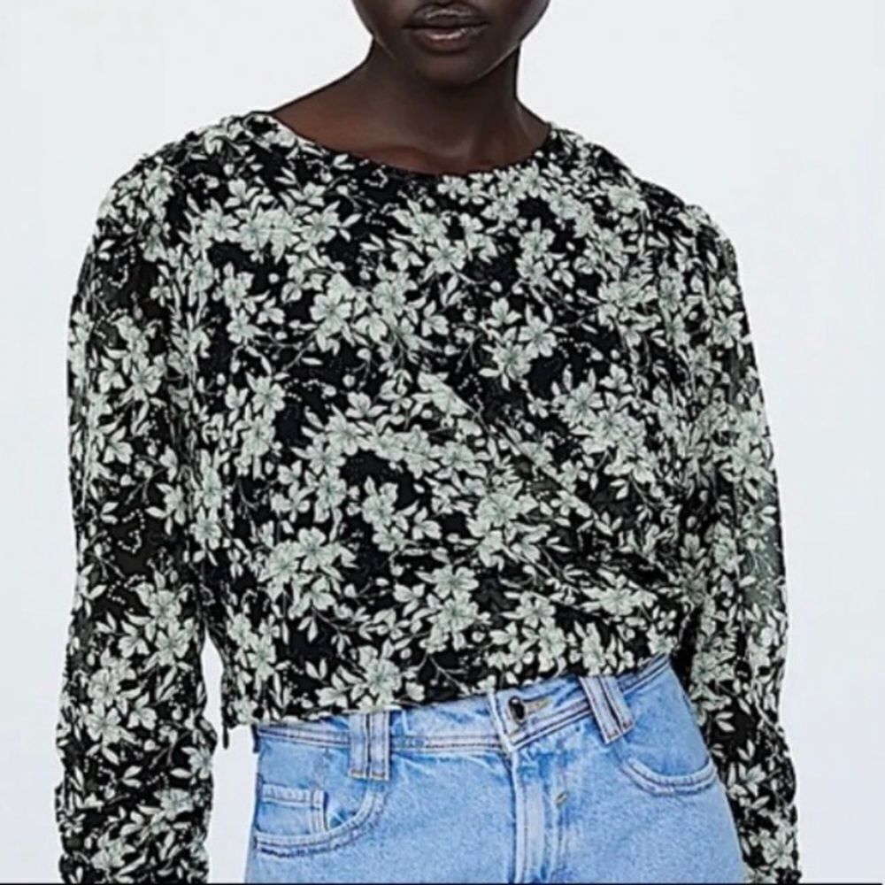 Zara Cropped Floral Long Sleeve Blouse Black Grey Size Small